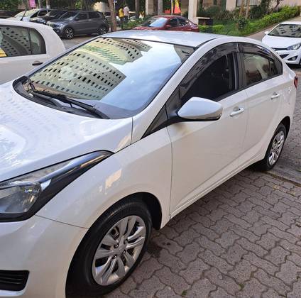 HYUNDAI HB20S 1.6 COMFORT PLUS 16V FLEX 4P AUTOMÁTICO HYUNDAI HB20S 1.6 COMFORT PLUS 16V FLEX 4P AUTOMÁTICO